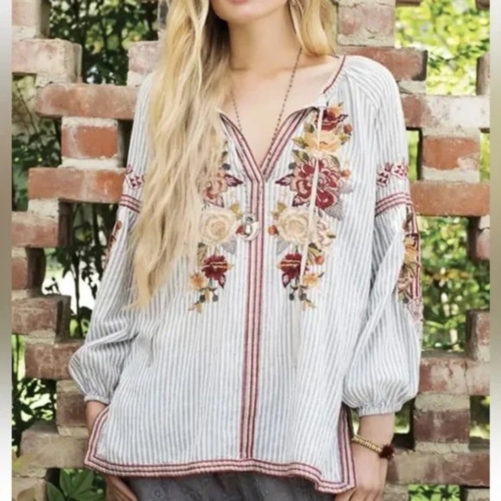 Johnny Was Workshop‎ Medium Blue White Striped Floral Embroidered Blouse